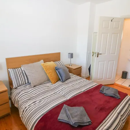1 Closheen Lane * Rosscarbery